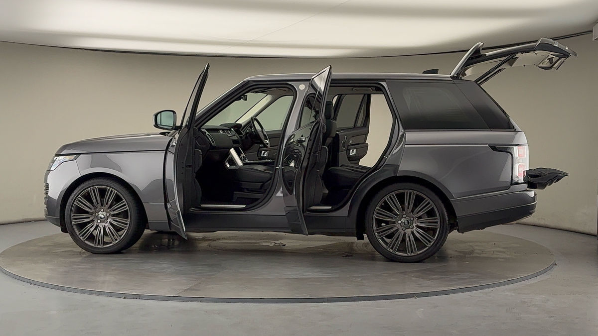 More views of Land Rover Range Rover