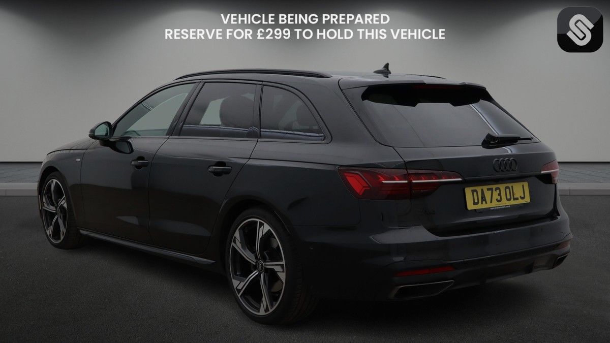Audi A4 Avant Image 3