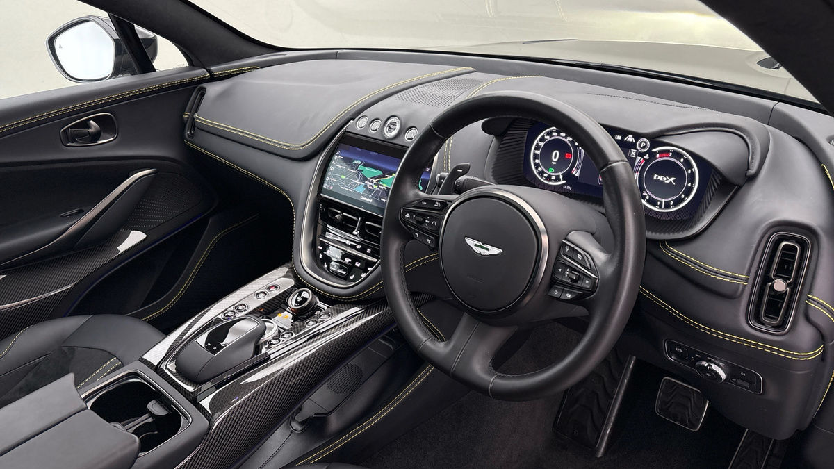 Aston Martin DBX Image 5