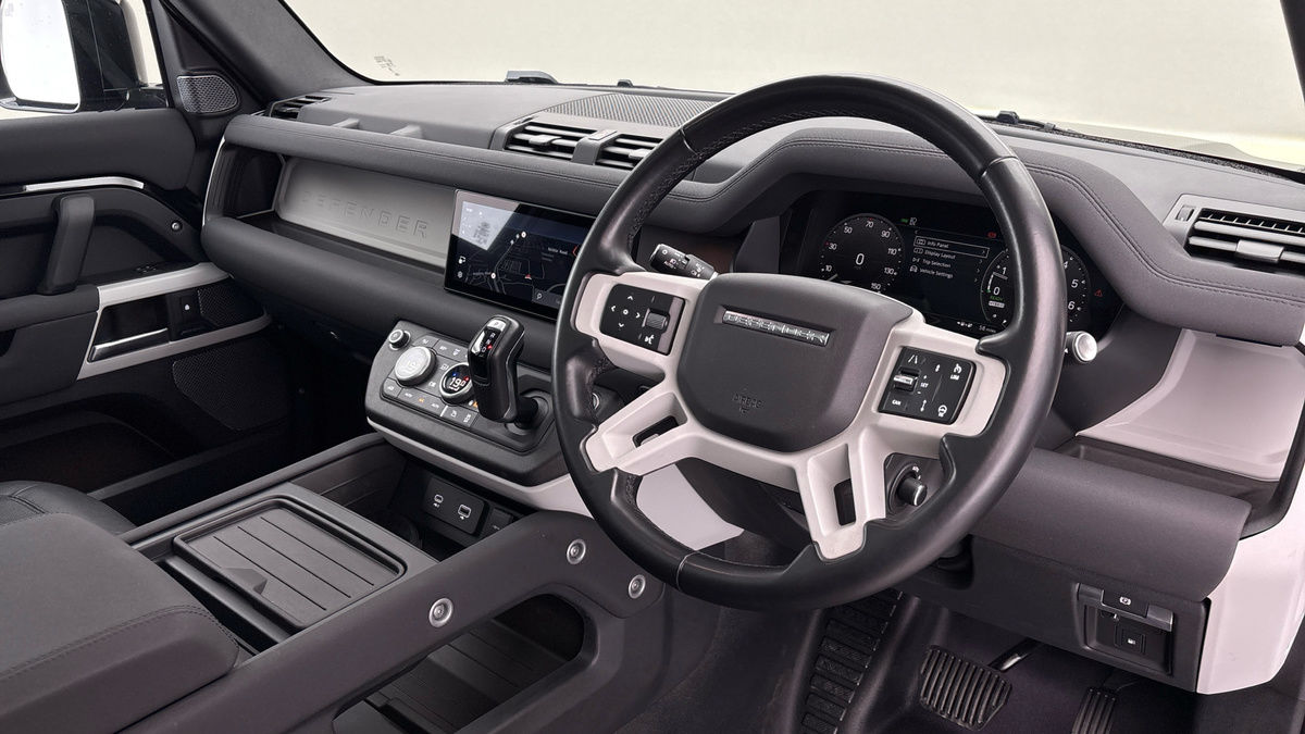 Land Rover Defender 110 Urban Image 5