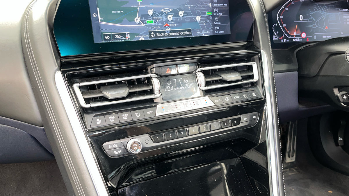 BMW 8 Series Image 6