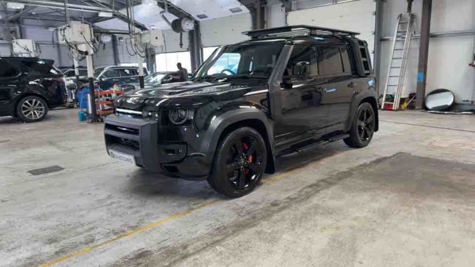 More views of Land Rover Defender 110