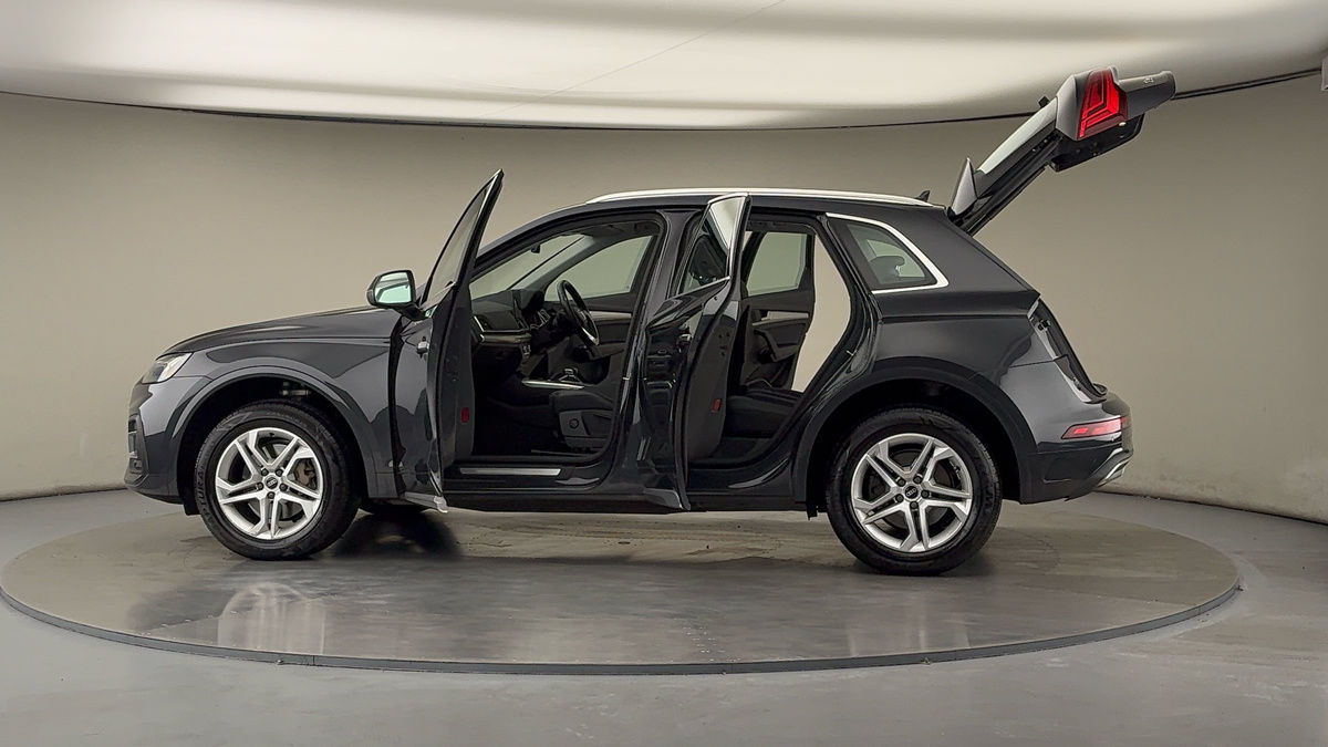 More views of Audi Q5