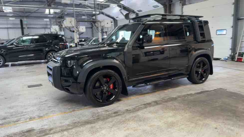 More views of Land Rover Defender 110