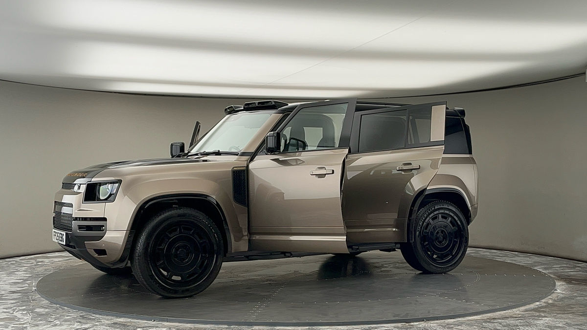 More views of Land Rover Defender 110