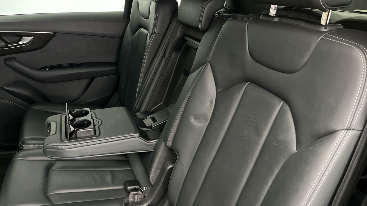 Audi Q7 Image 9