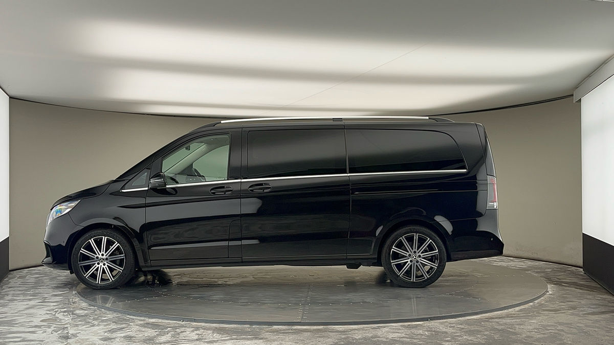 Mercedes-Benz V Class Image 15