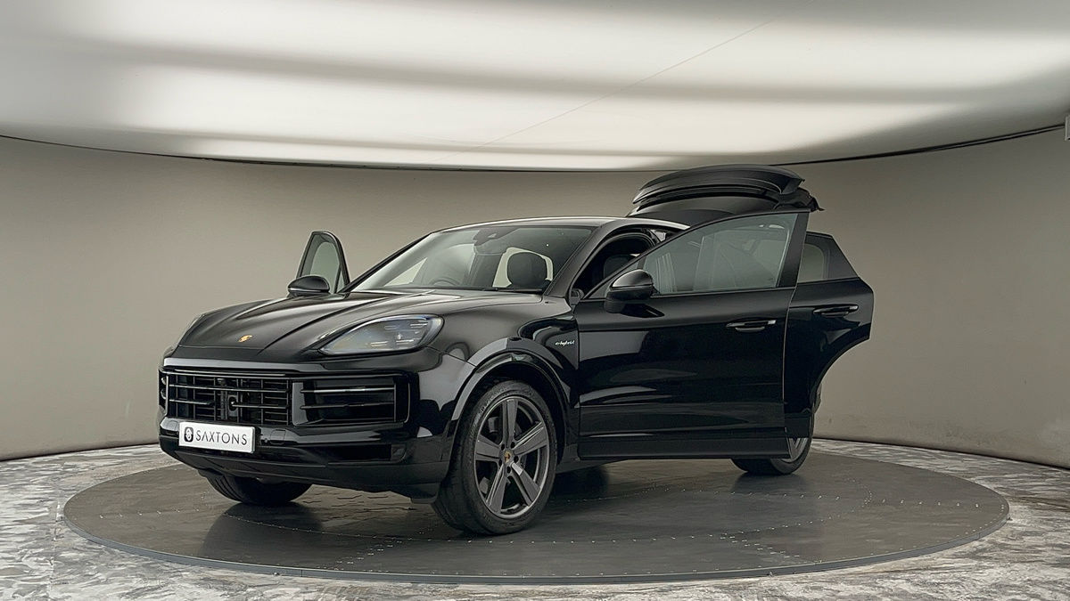 More views of Porsche Cayenne