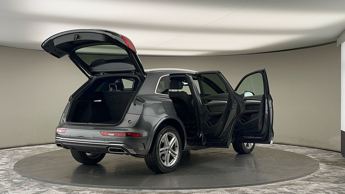 More views of Audi Q5
