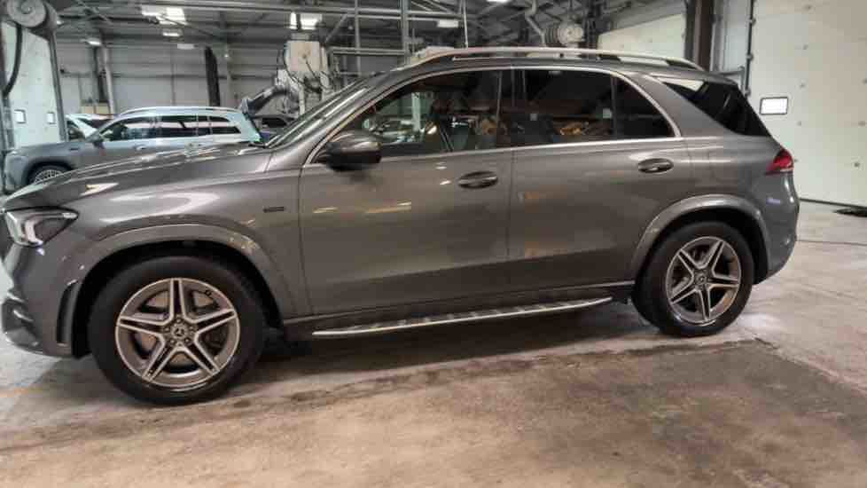 More views of Mercedes-Benz GLE