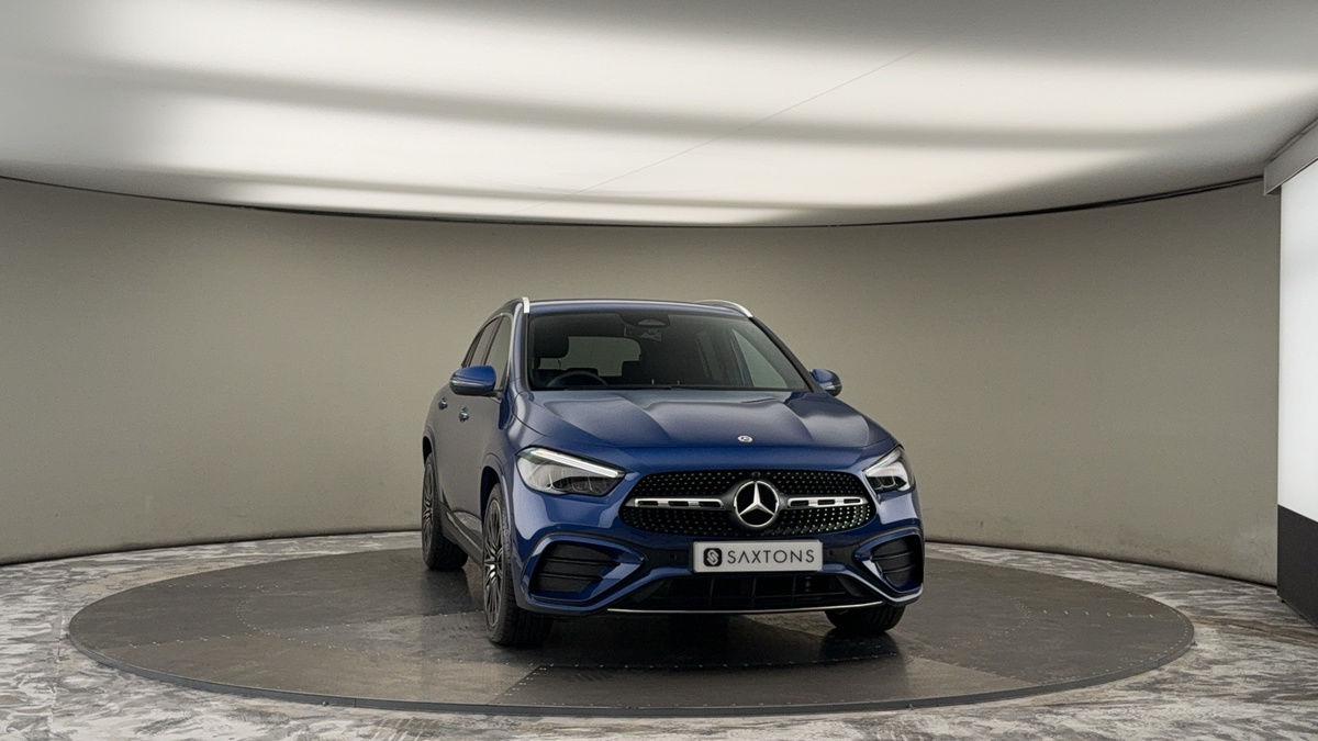 More views of Mercedes-Benz GLA