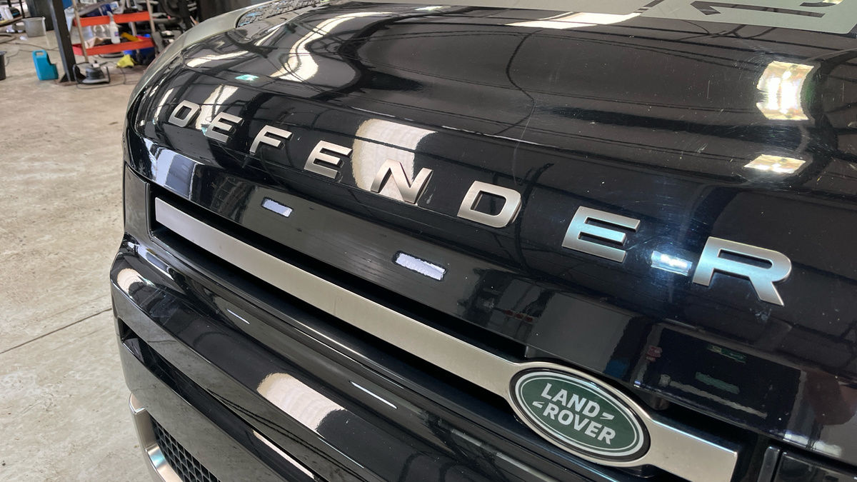 Land Rover Defender 130 Image 20