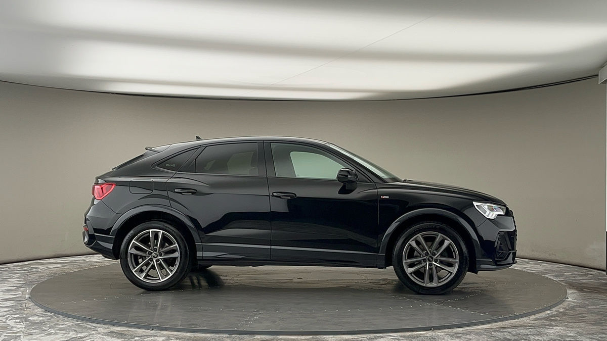 More views of Audi Q3