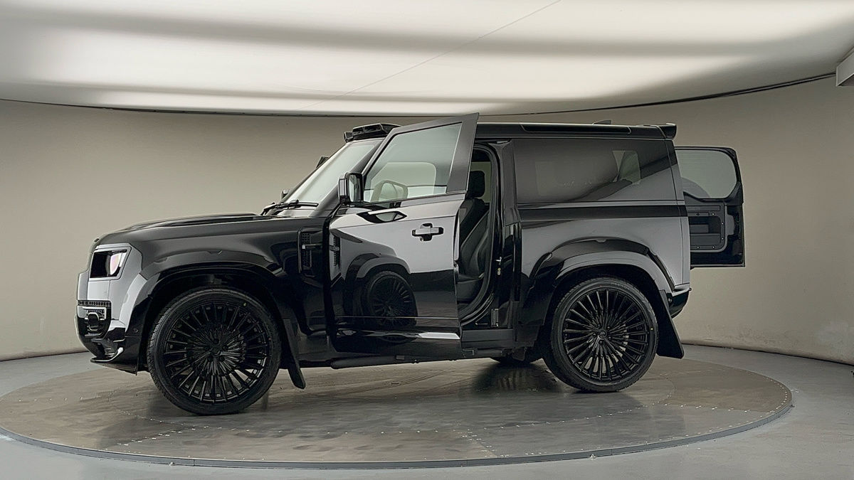 More views of Land Rover Defender 90