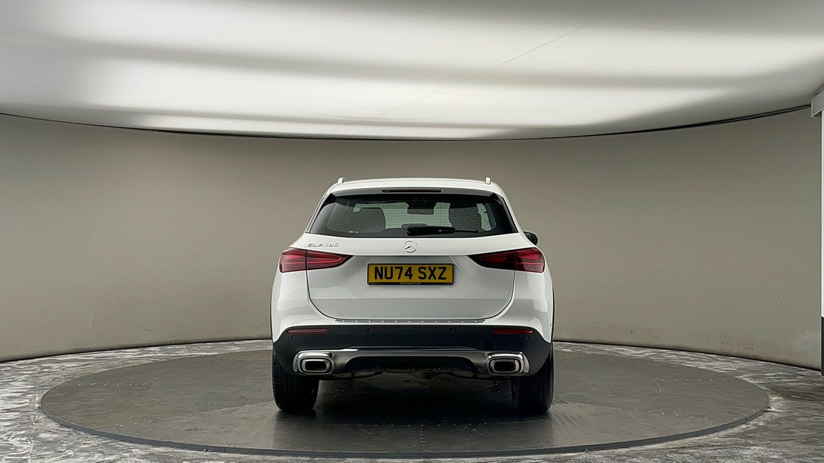 Mercedes-Benz GLA Image 4