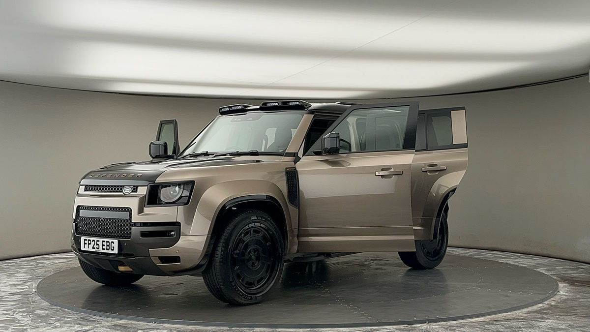More views of Land Rover Defender 110