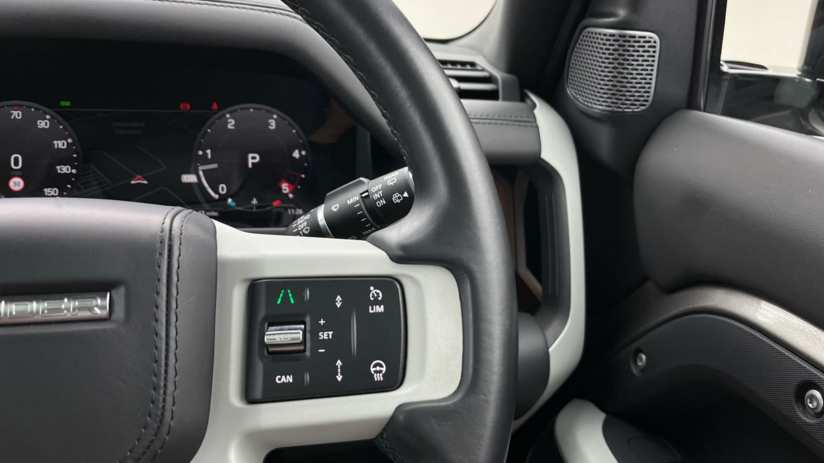 Land Rover Defender 110 Urban Image 28