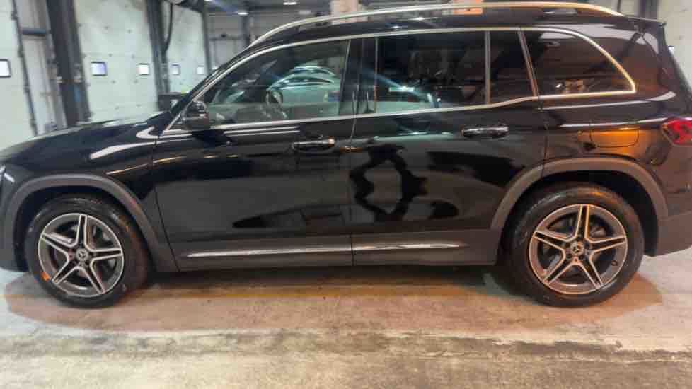 More views of Mercedes-Benz GLB