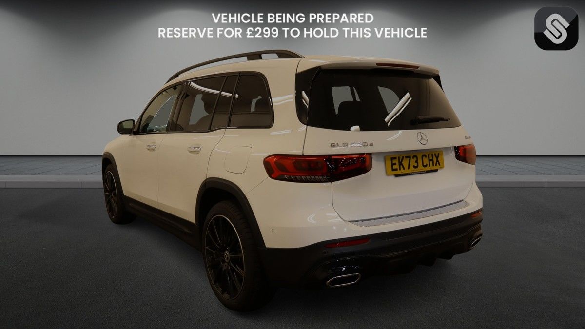Mercedes-Benz GLB Image 3