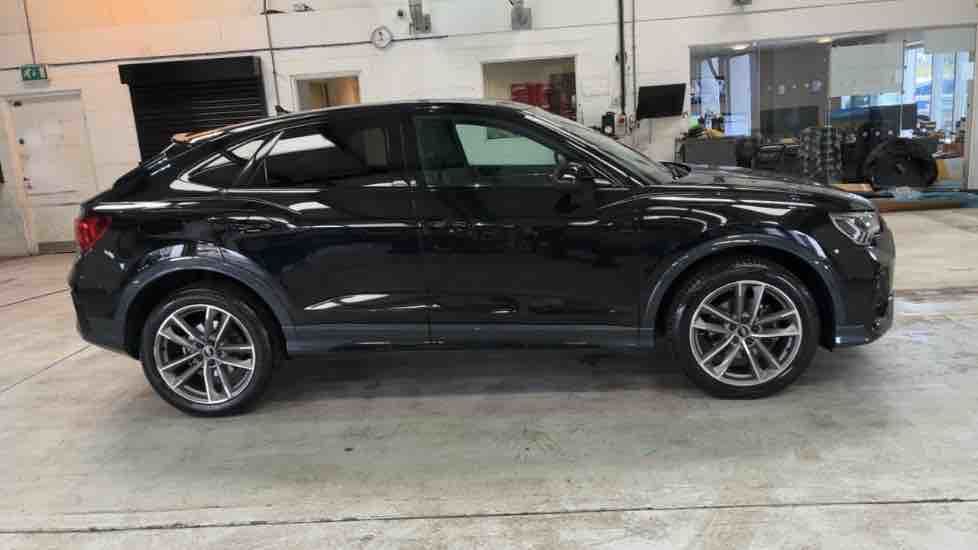 More views of Audi Q3