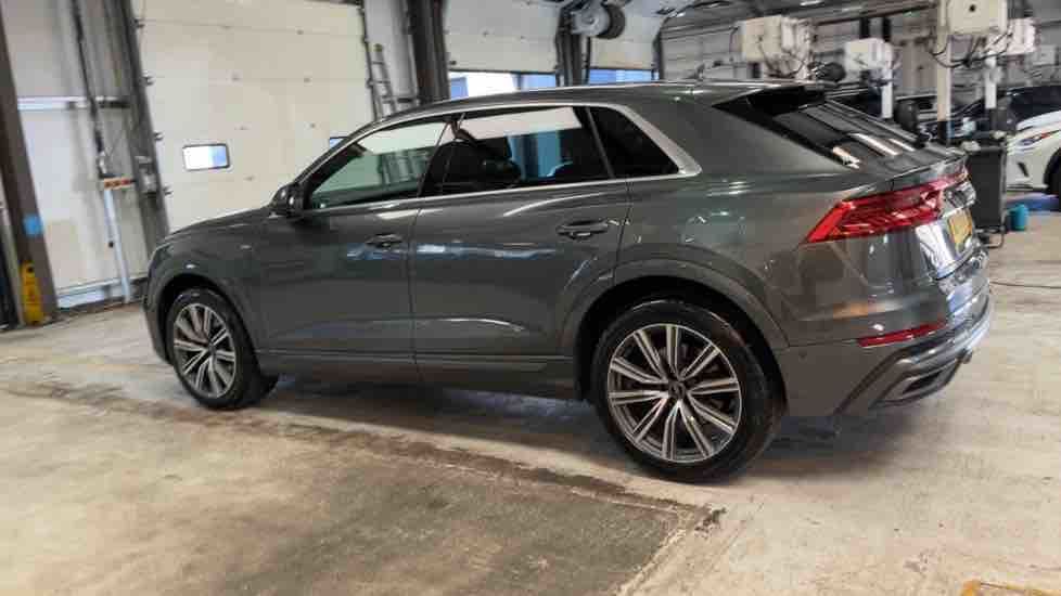 More views of Audi Q8