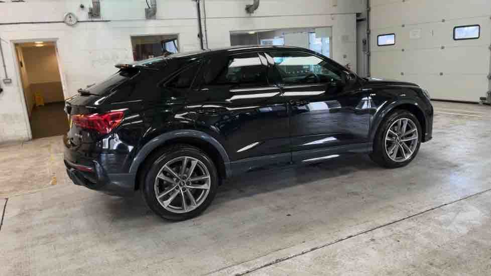 More views of Audi Q3