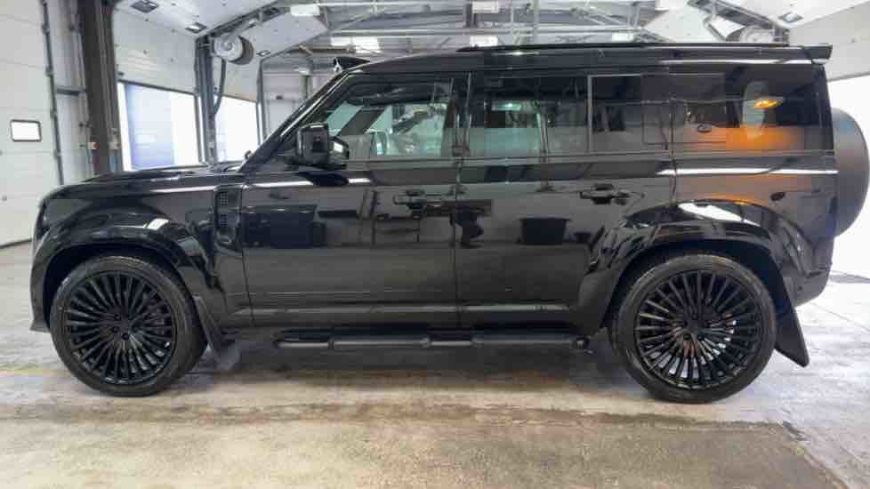 More views of Land Rover Defender 110
