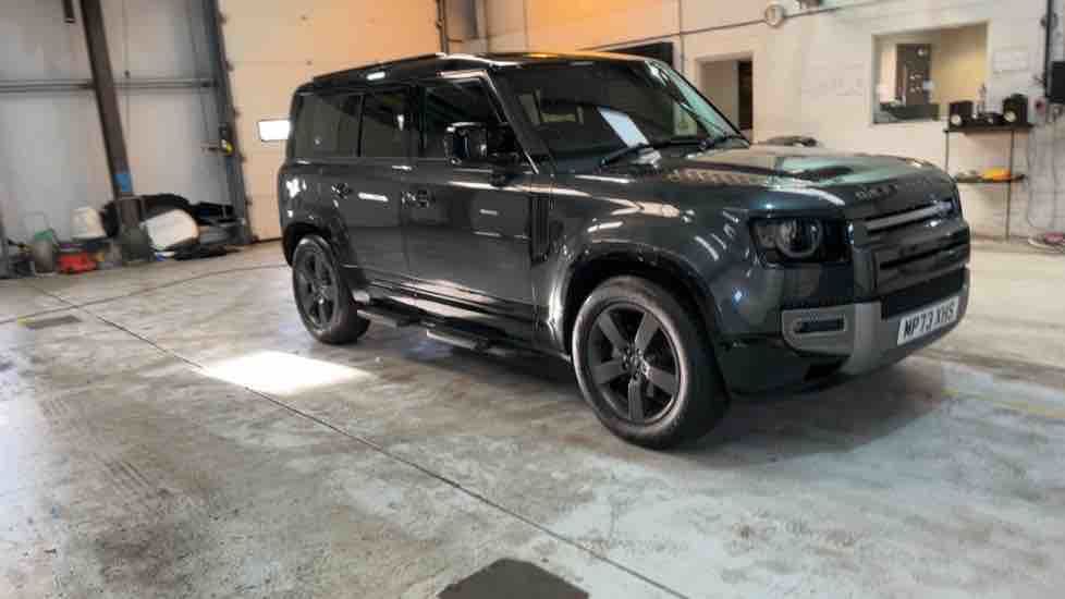 More views of Land Rover Defender 110