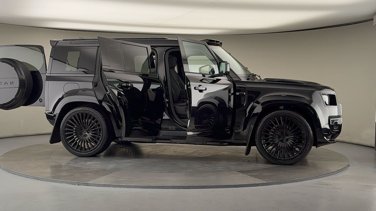 More views of Land Rover Defender 110