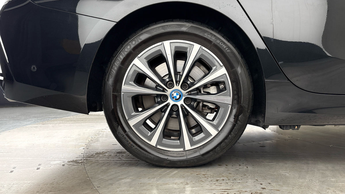 BMW 3 Series Image 10