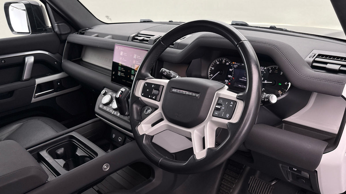 Land Rover Defender 110 Urban Image 5