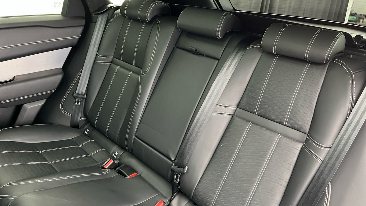 Land Rover Range Rover Velar Image 8