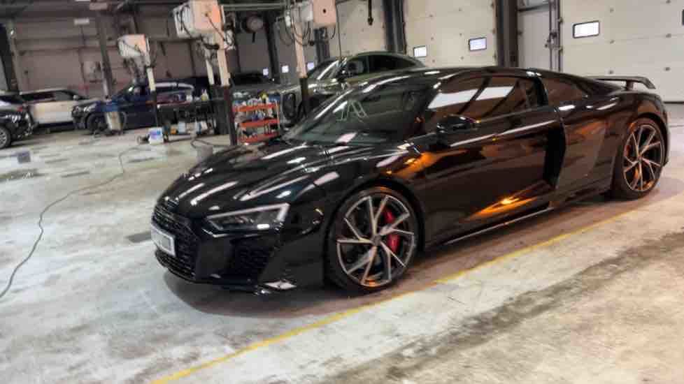 More views of Audi R8