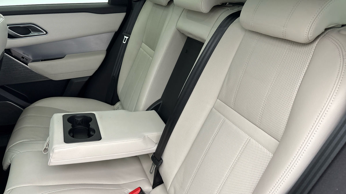 Land Rover Range Rover Velar Image 9