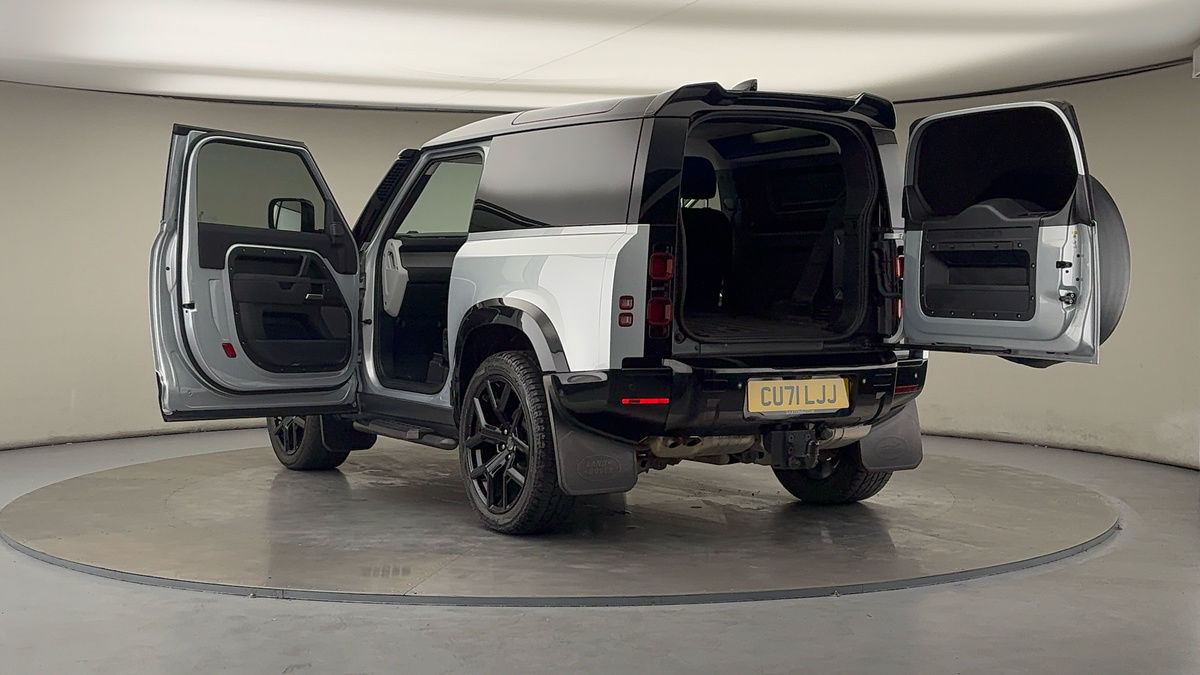 Land Rover Defender 90 Urban Image 23