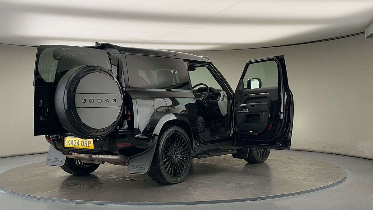 More views of Land Rover Defender 90