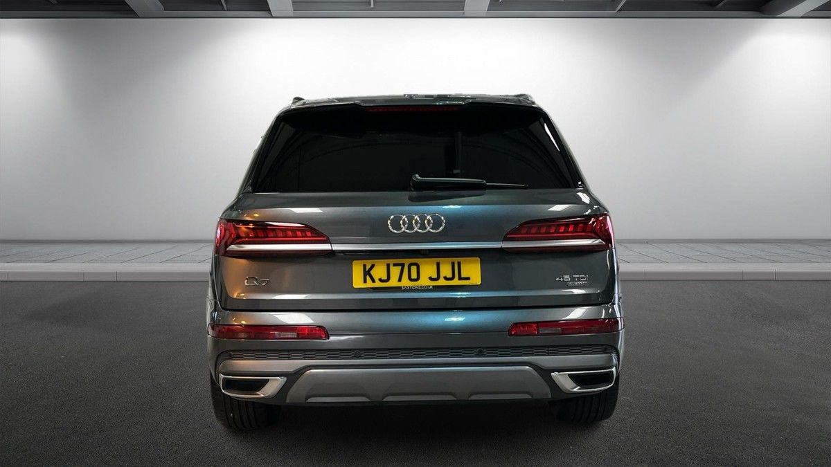 Audi Q7 Image 4