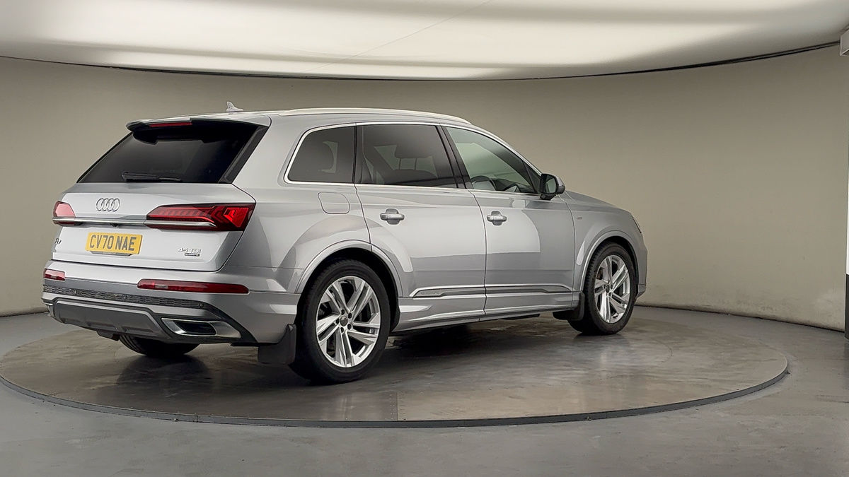 Audi Q7 Image 21
