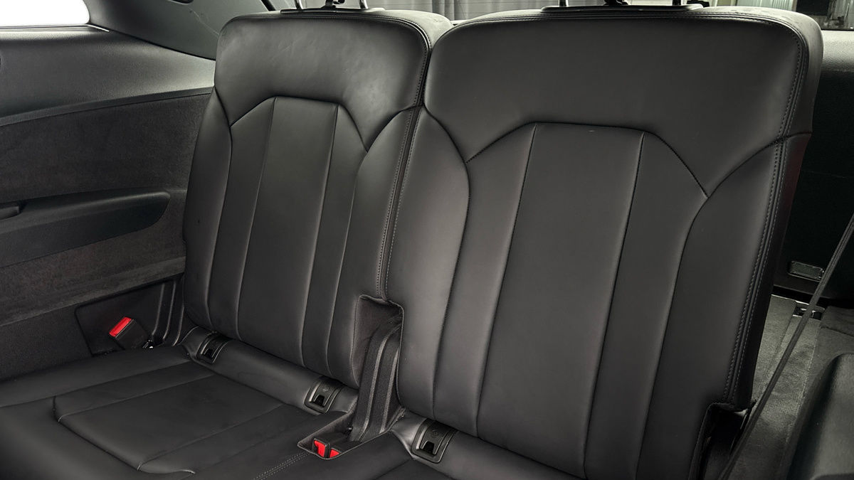 Audi Q7 Image 9