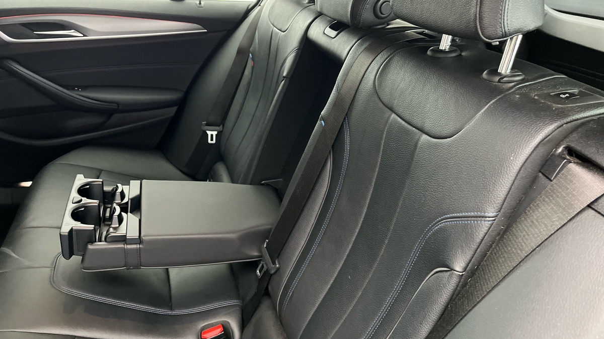 BMW 5 Series Image 9