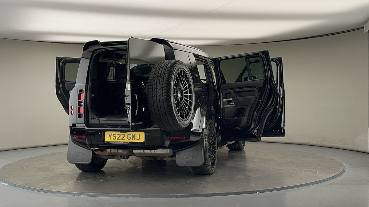 More views of Land Rover Defender 110