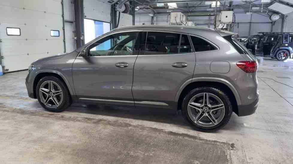 More views of Mercedes-Benz GLA