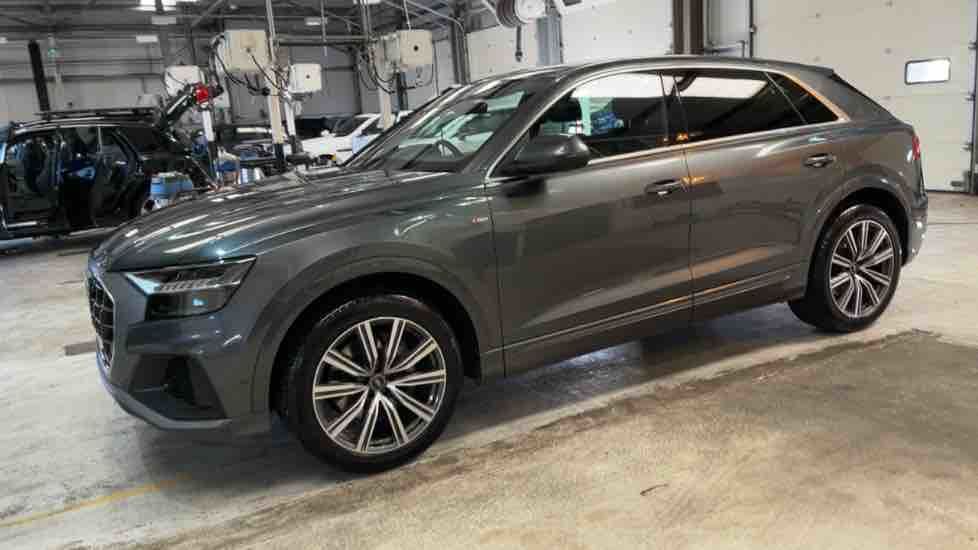 More views of Audi Q8