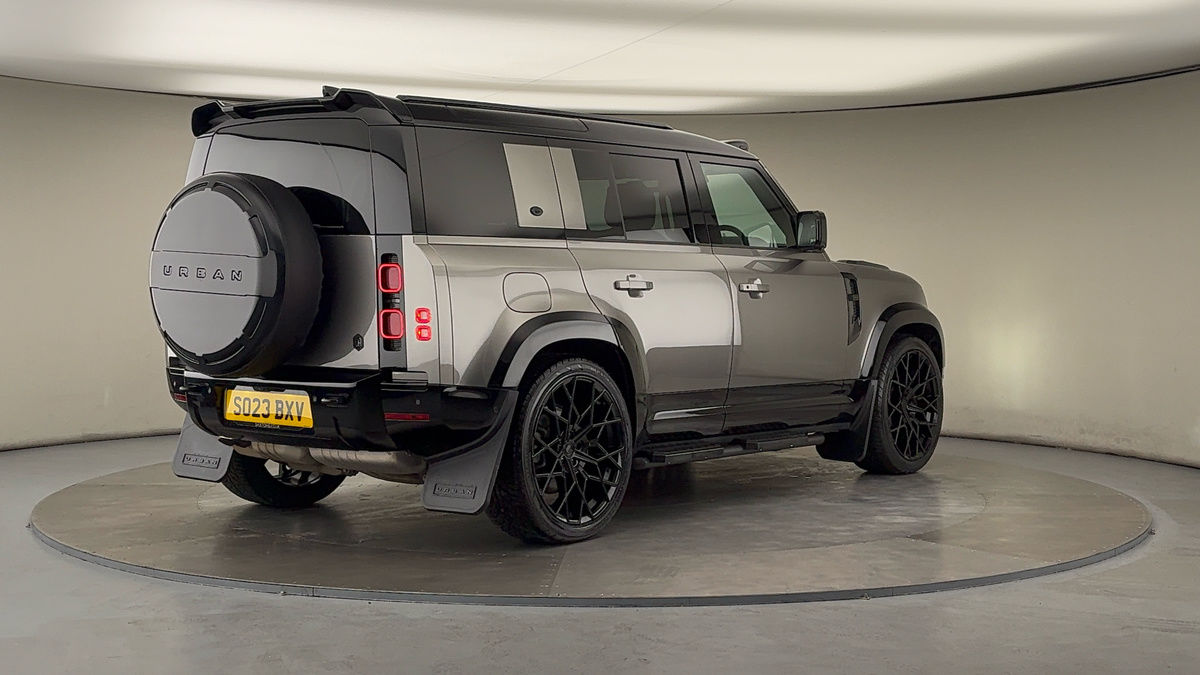 More views of Land Rover Defender 110