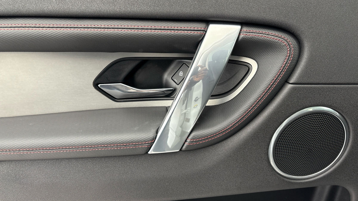 Land Rover Discovery Sport Image 19