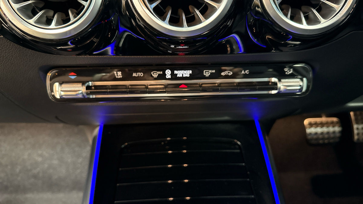 Mercedes-Benz GLA Image 9
