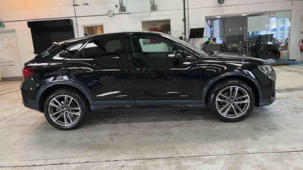 More views of Audi Q3