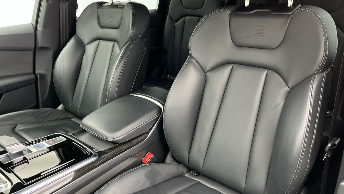 Audi Q7 Image 7