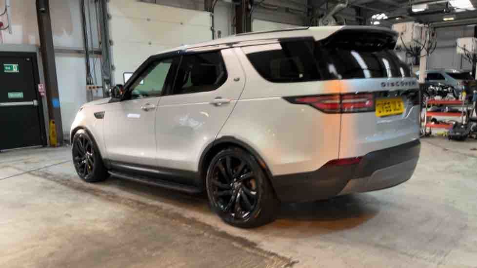 More views of Land Rover Discovery