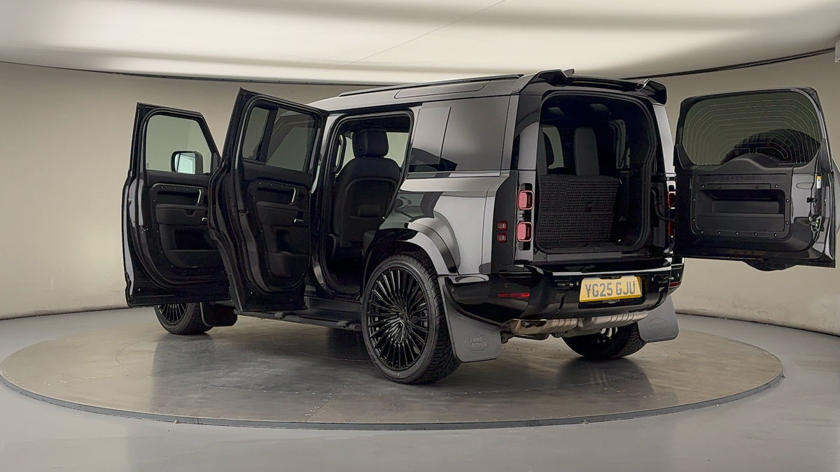 More views of Land Rover Defender 110
